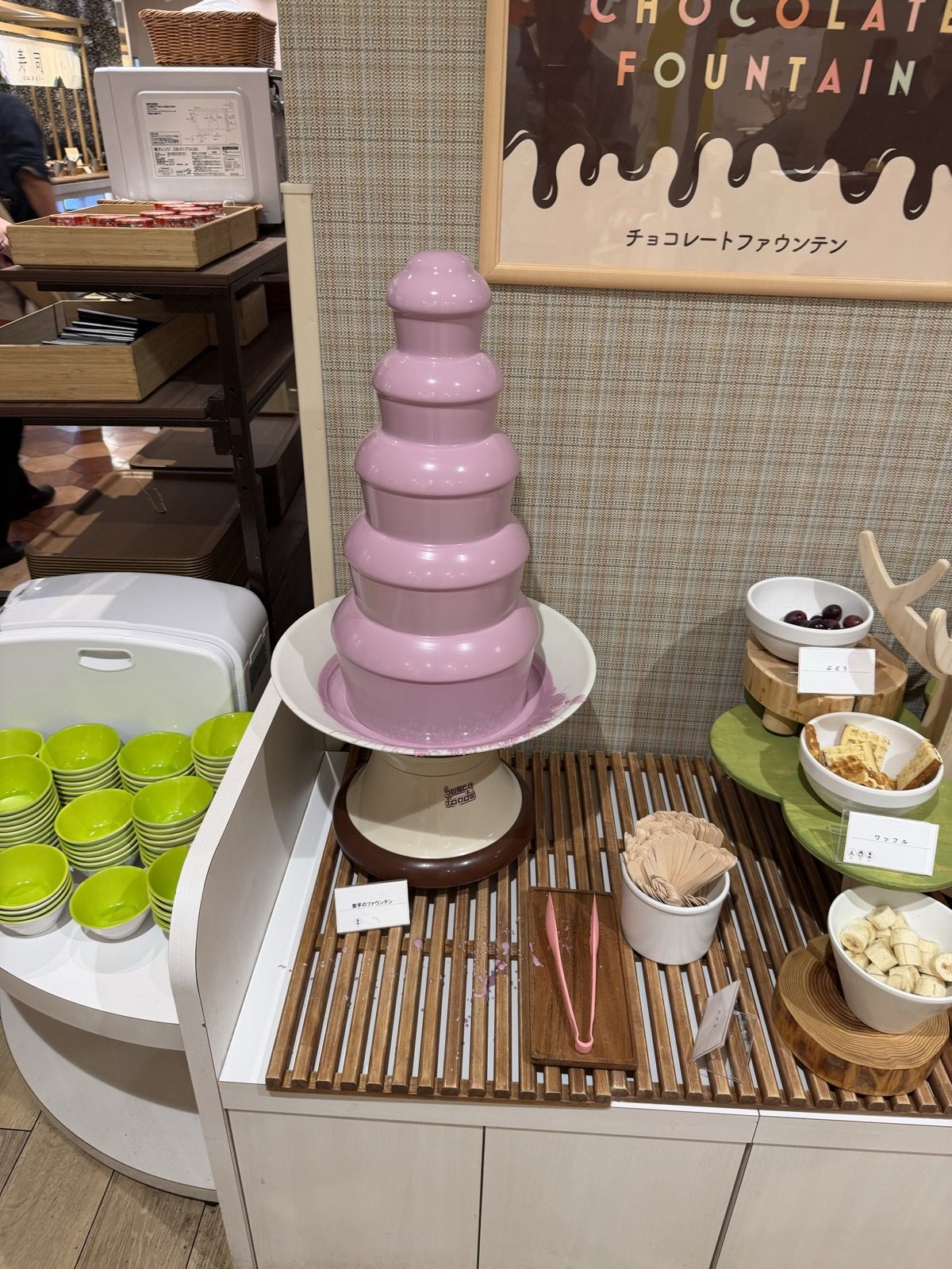 エピナール那須のチョコレートファウンテン。子どもたちは何回もおかわり